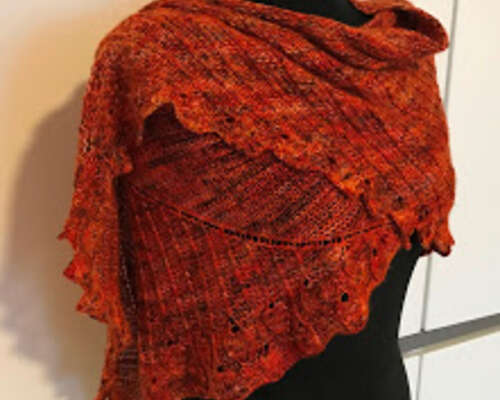 Secession shawl
