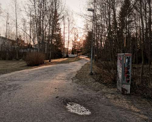 Kaksi kuvaa, sama paikka, aivan eri tilanne