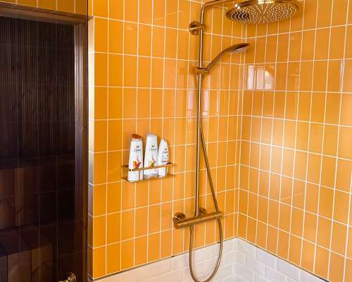 Keltaisten kylpy- ja kodinhoitohuoneemme kult...