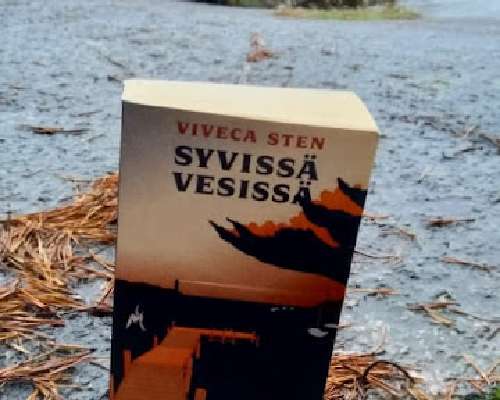 Viveca Sten: Syvissä vesissä