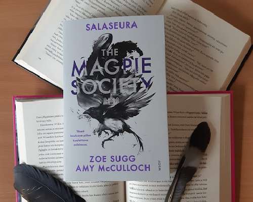 Zoe Sugg ja Amy McCulloch: Salaseura