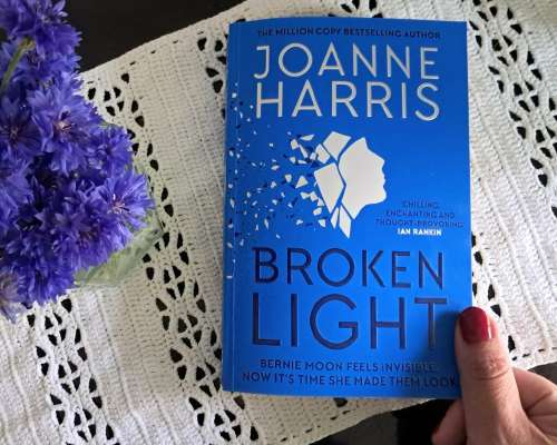 Joanne Harris: Broken Light