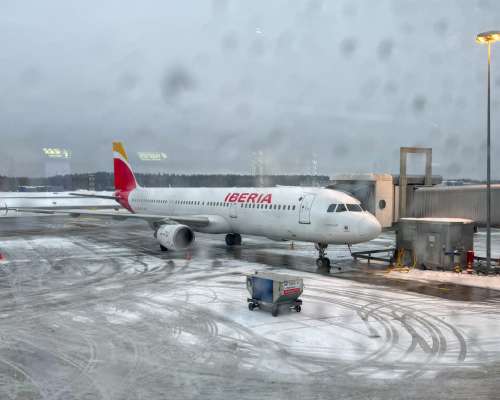 Iberia A321 Helsinki-Barcelona economyluokassa