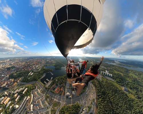 Världens högsta bungyhopp – från en ballong ö...