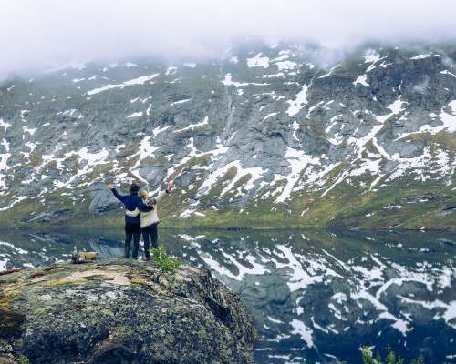 Vuorten lumoa Norjassa – VIDEO