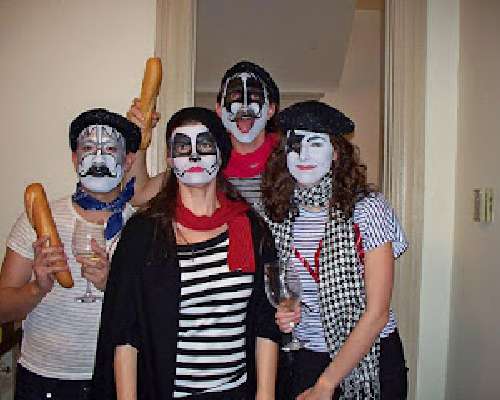 Viime hetken Halloween-asuja;)