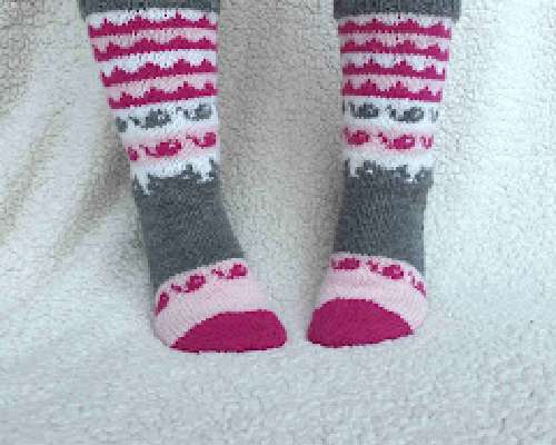 Neuleohje: Kevätkissa -sukat