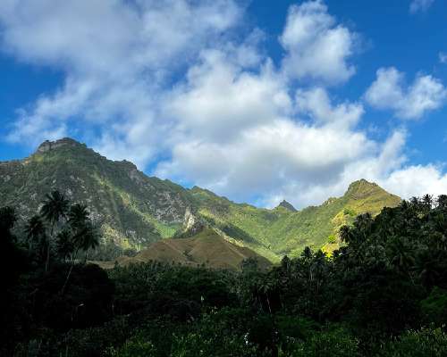 Marquesas, Fatu Hiva - Ranskan Polynesian ens...