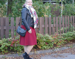 Burgundy skirt for Autumn